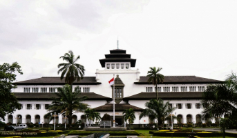 Galeri Travel Bandara Soekarno Hatta Bandung 2